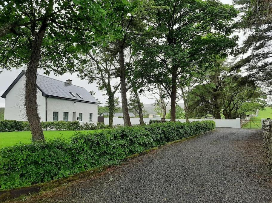 Traditional Cosy Cottage With Beautiful Views Westport Exterior photo